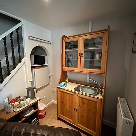 Cottage En-Suite Room With Private Lounge Брайдпорт Екстериор снимка
