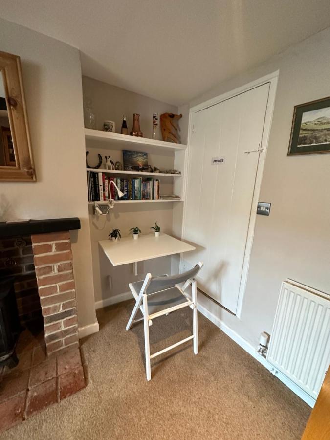 Cottage En-Suite Room With Private Lounge Брайдпорт Екстериор снимка